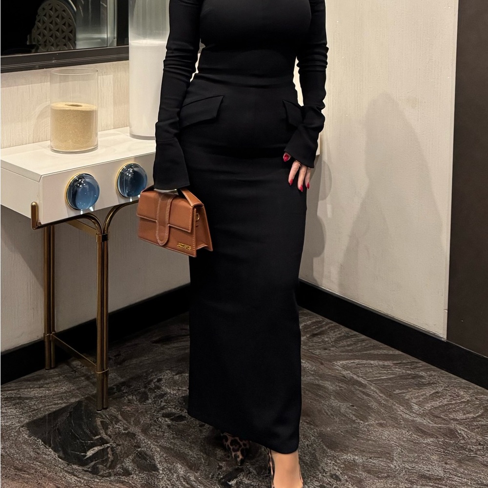 Elegant Black Long Sleeve Dress - Picture 4 of 6